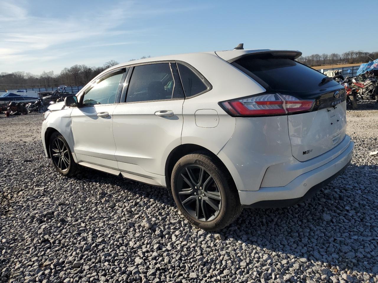 2022 Ford Edge - Image 2