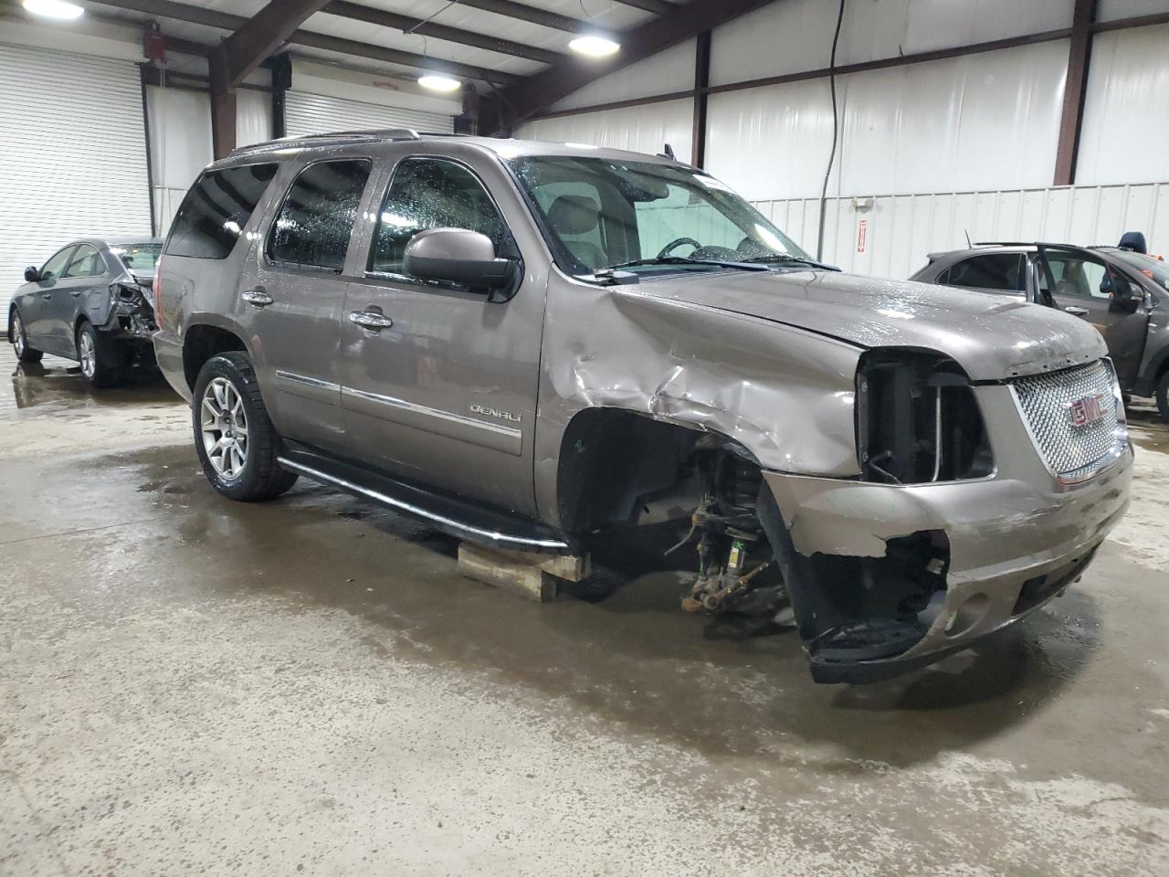 2013 GMC Yukon - Image 4