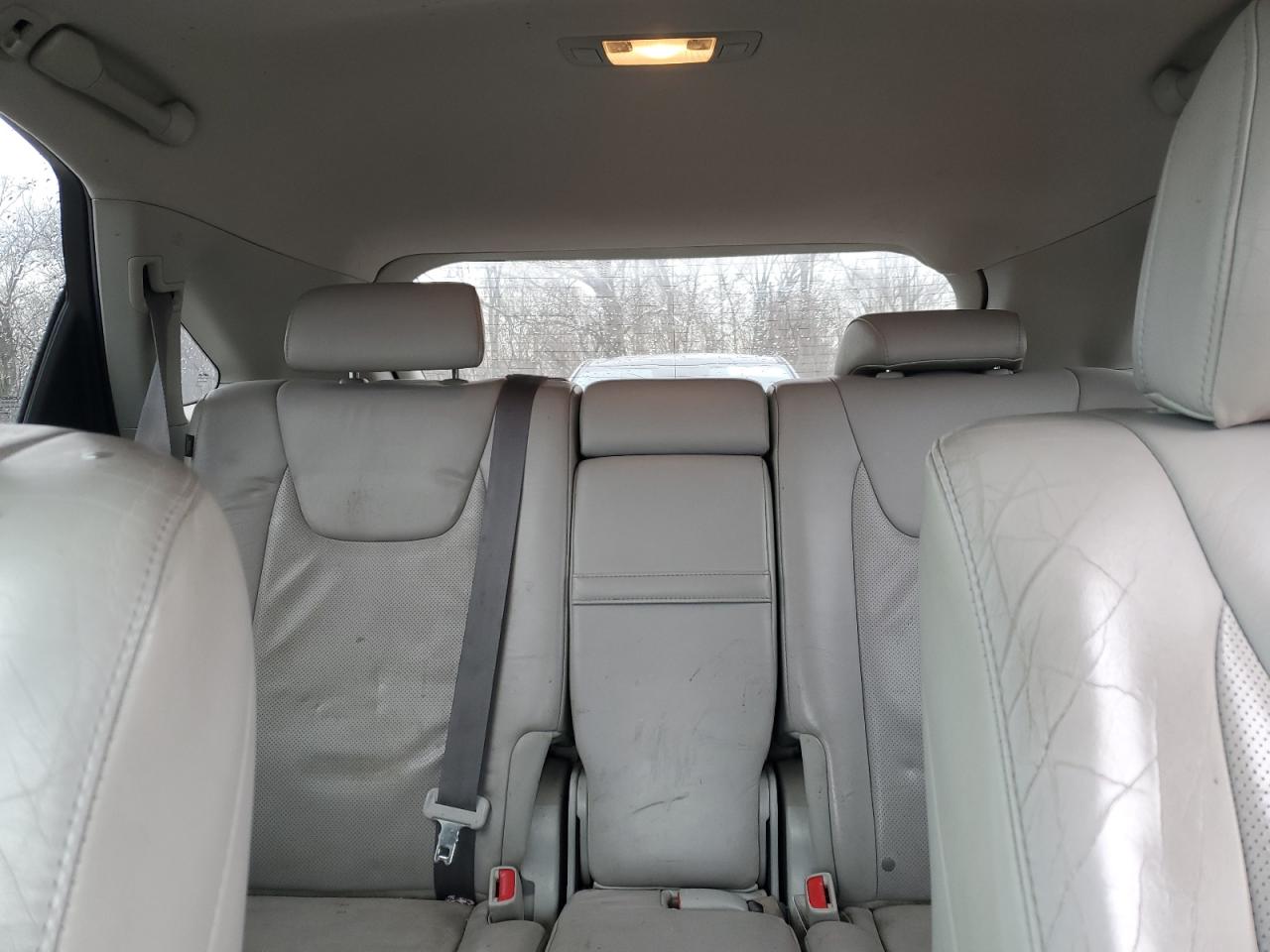 2010 Lexus RX - Image 10