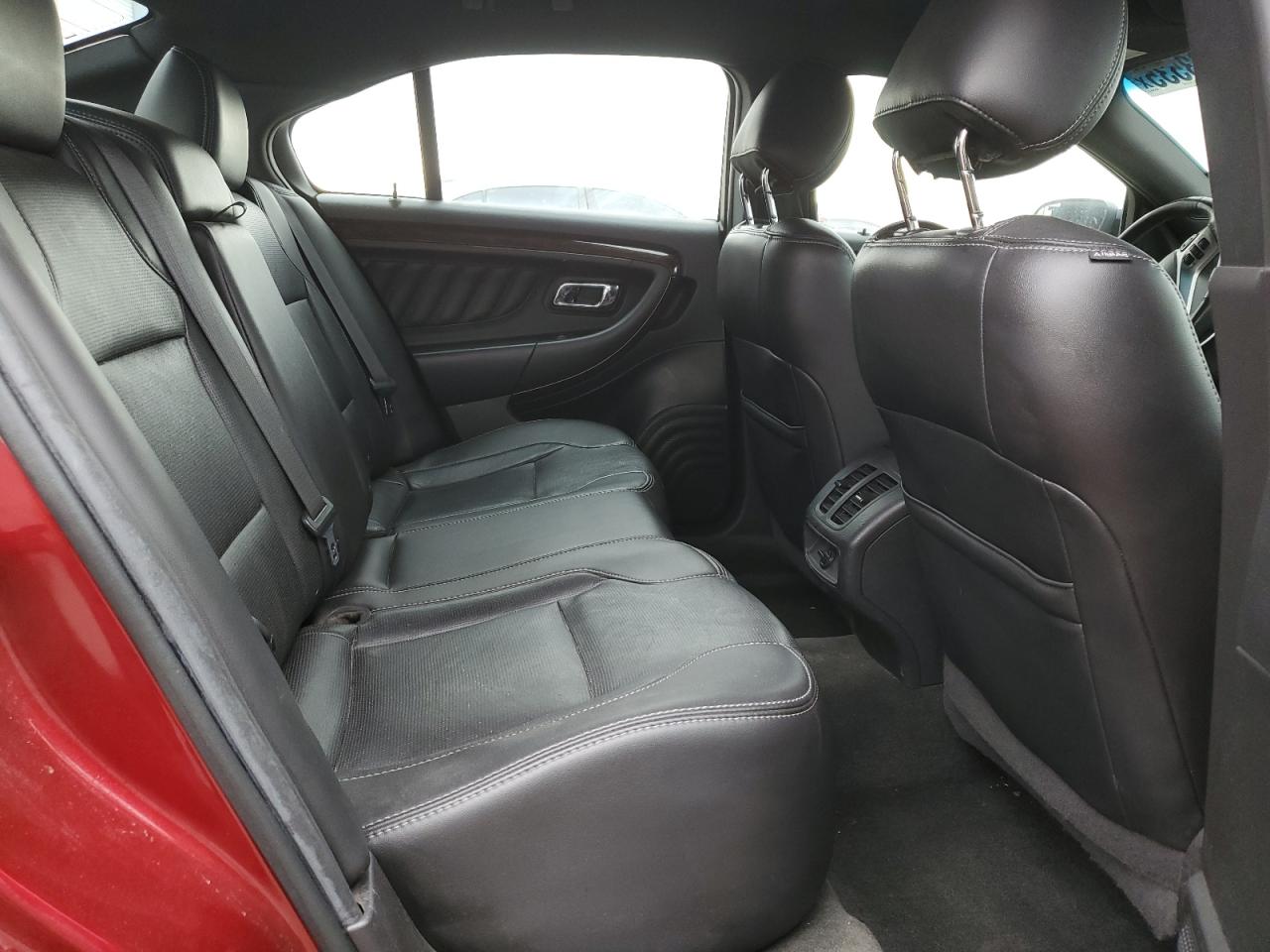 2014 Ford Taurus - Image 10