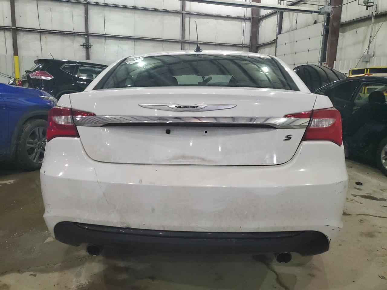 2014 Chrysler 200 - Image 6