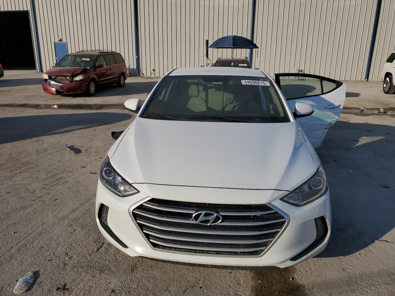 2017 Hyundai Elantra - Image 5