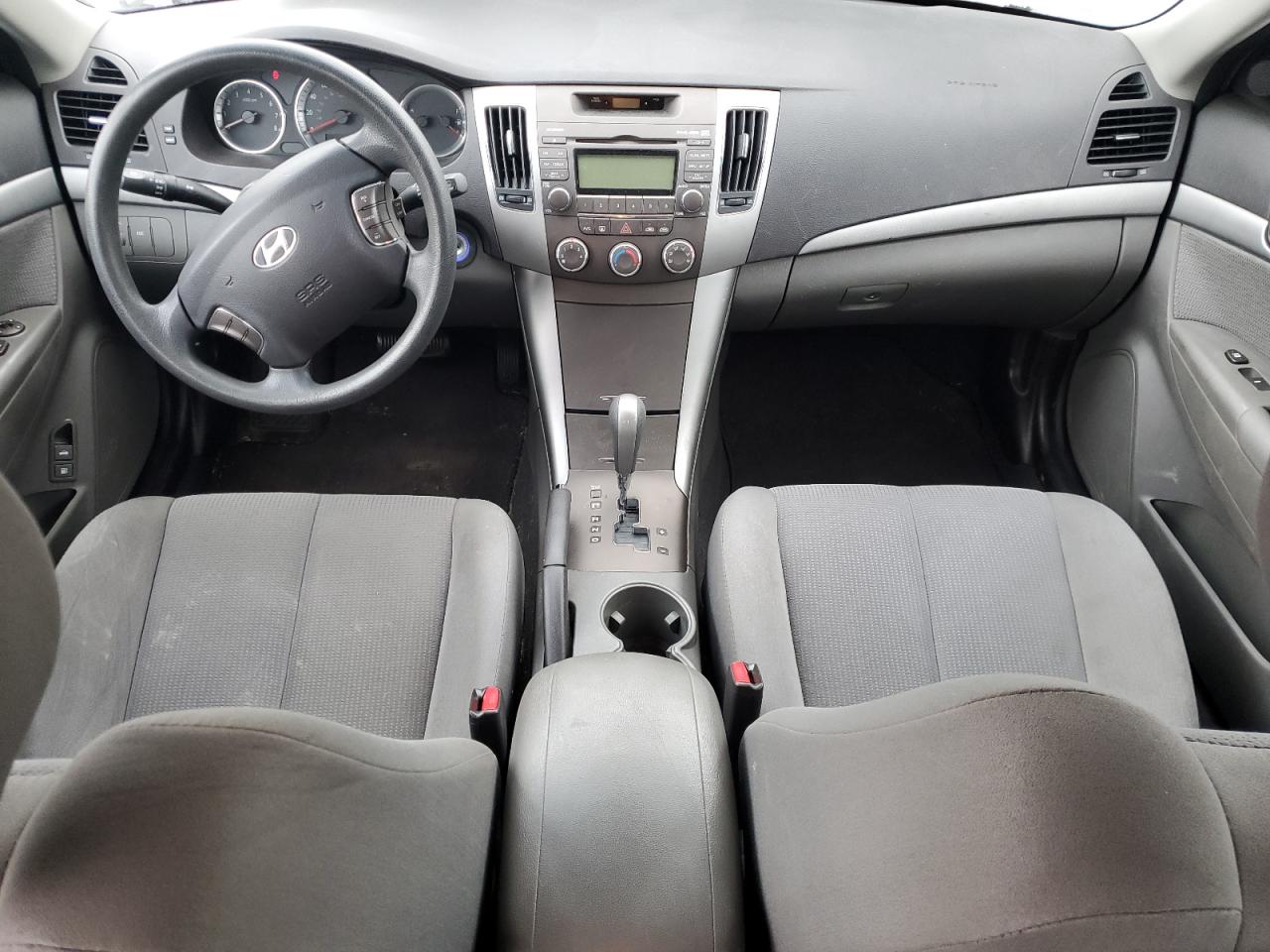 2010 Hyundai Sonata - Image 8