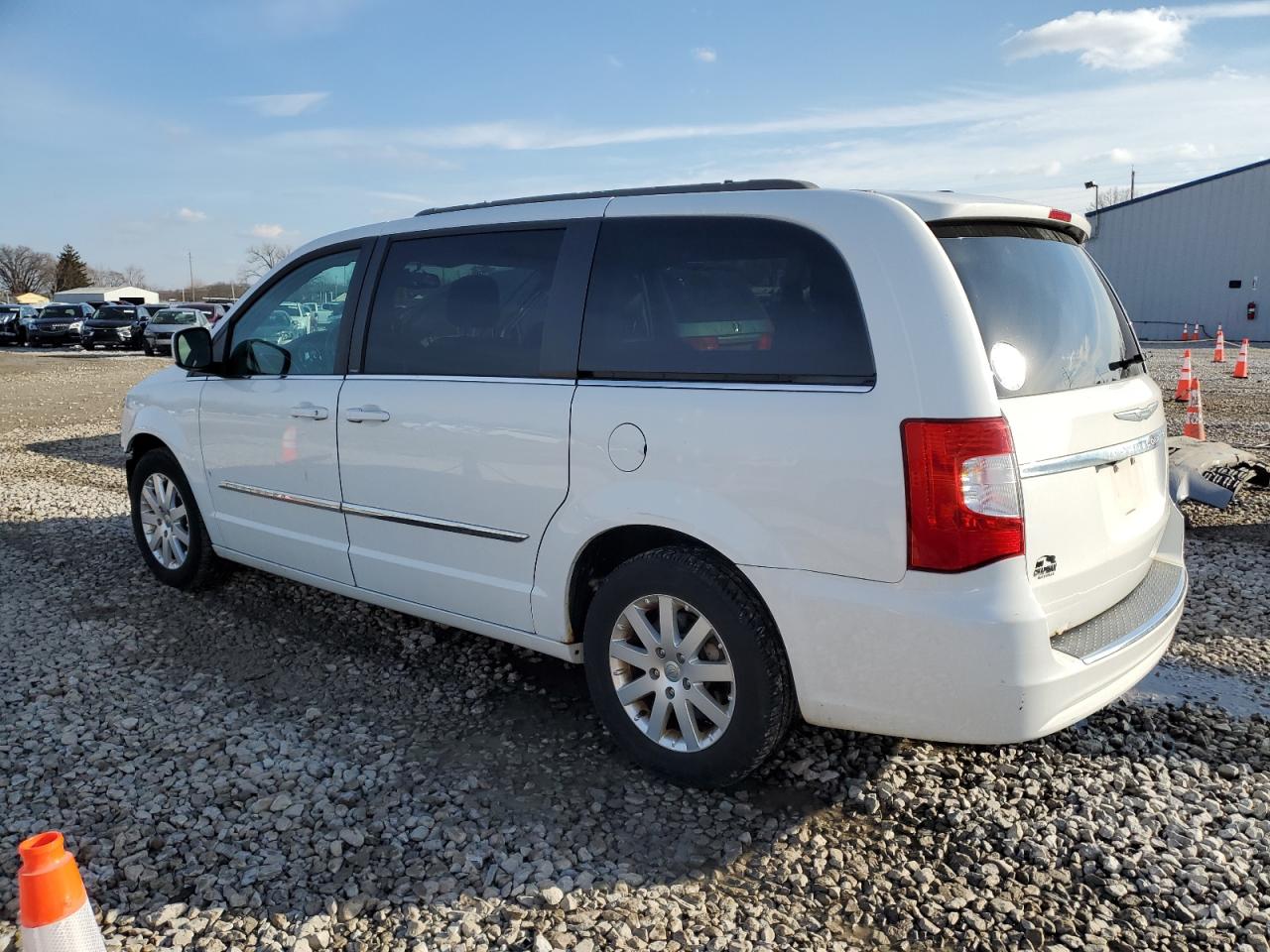 2014 Chrysler Town & Country - Image 2