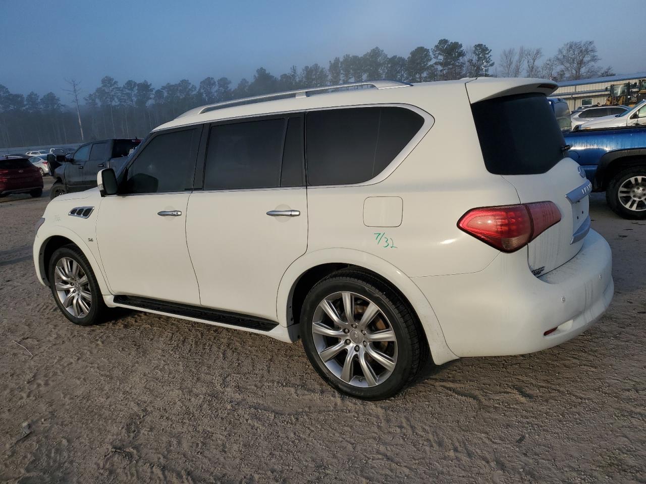 2014 Infiniti QX80 - Image 2