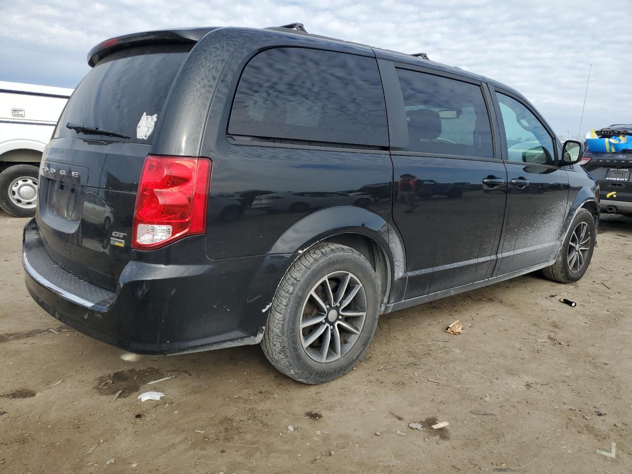 2018 Dodge Caravan - Image 3