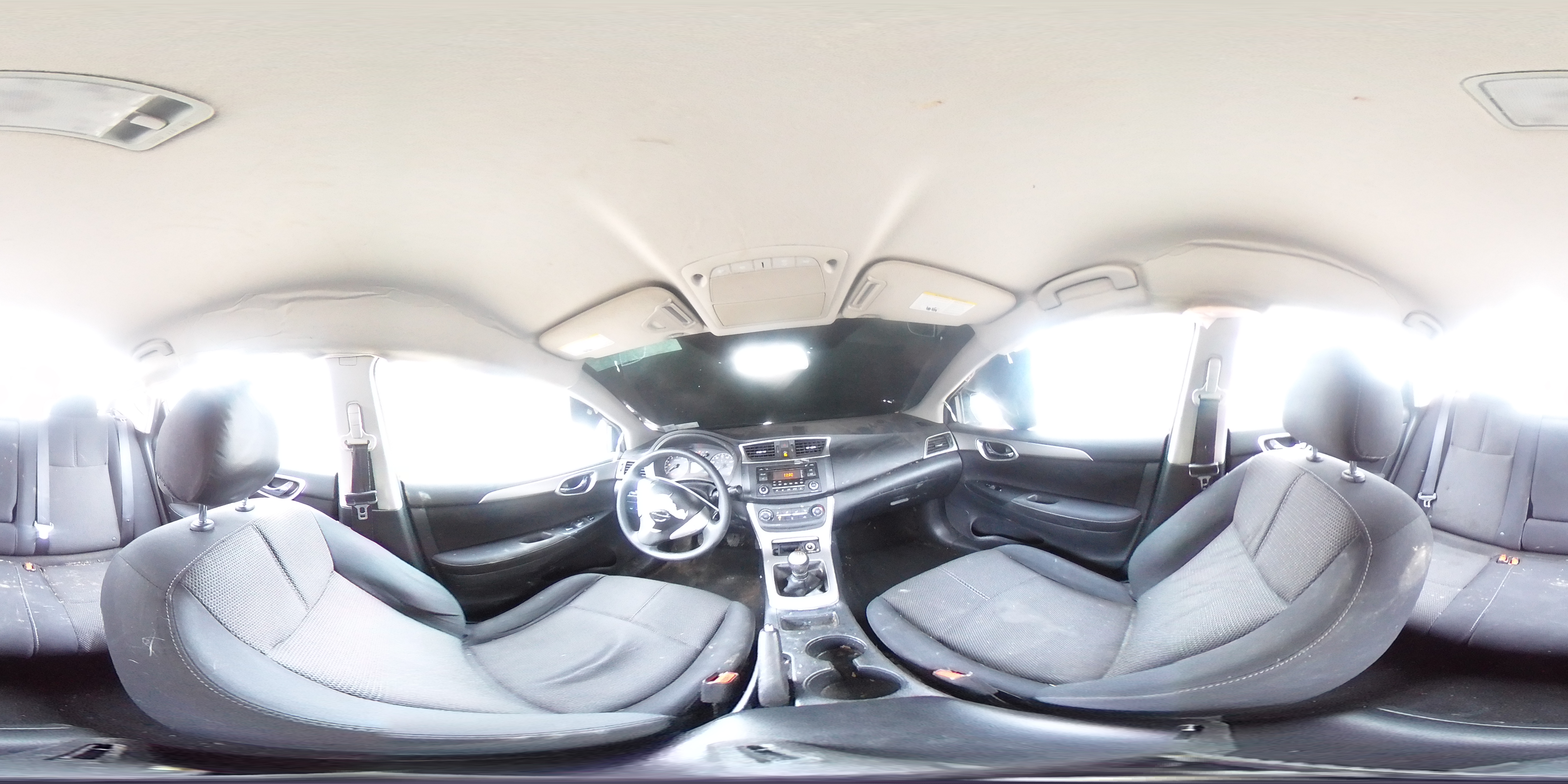 2015 Nissan Sentra - Image 12
