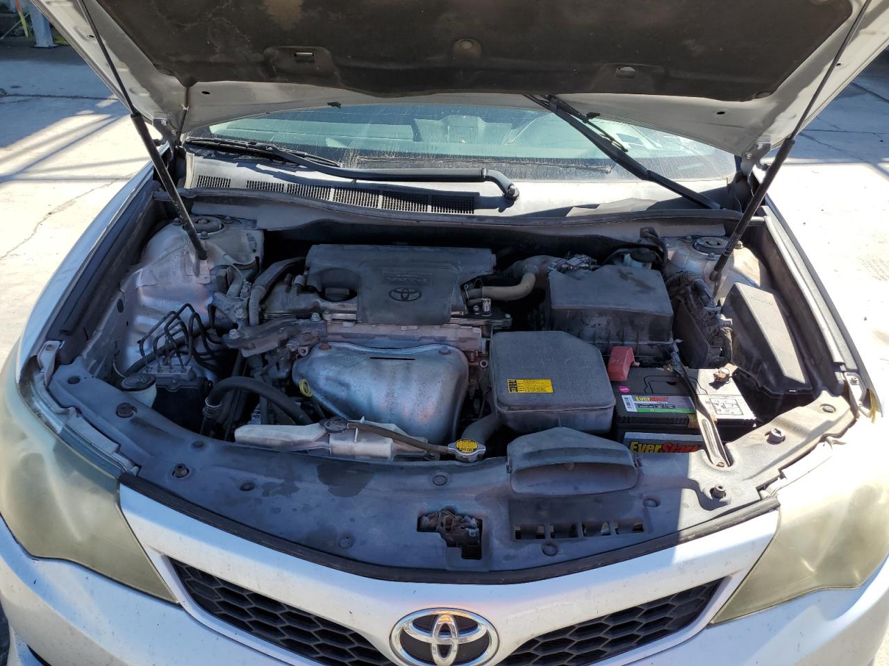2013 Toyota Camry - Image 12