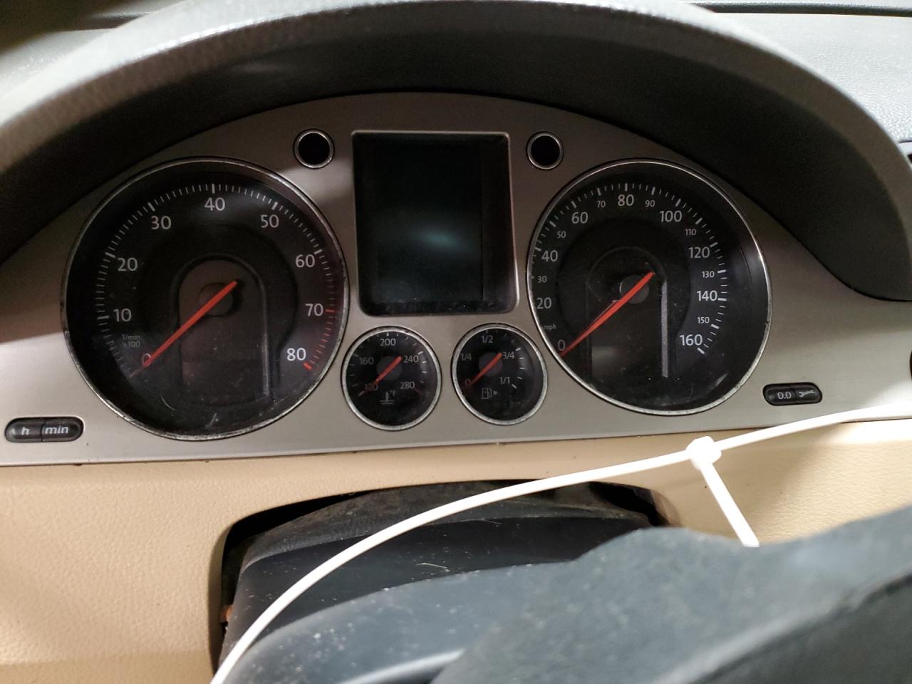 2008 Volkswagen Passat - Image 9