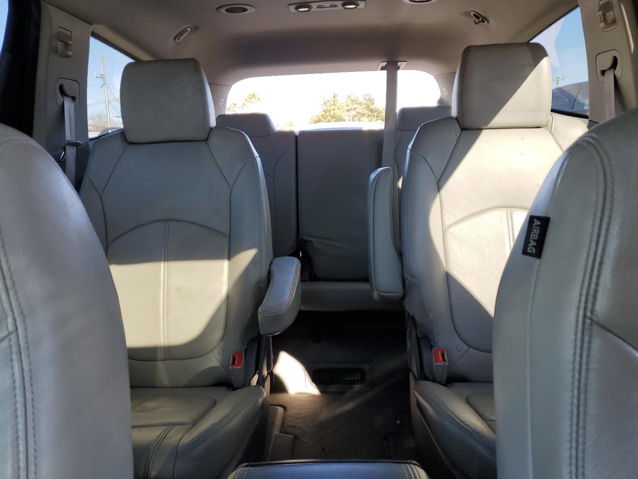 2015 Chevrolet Traverse - Image 10