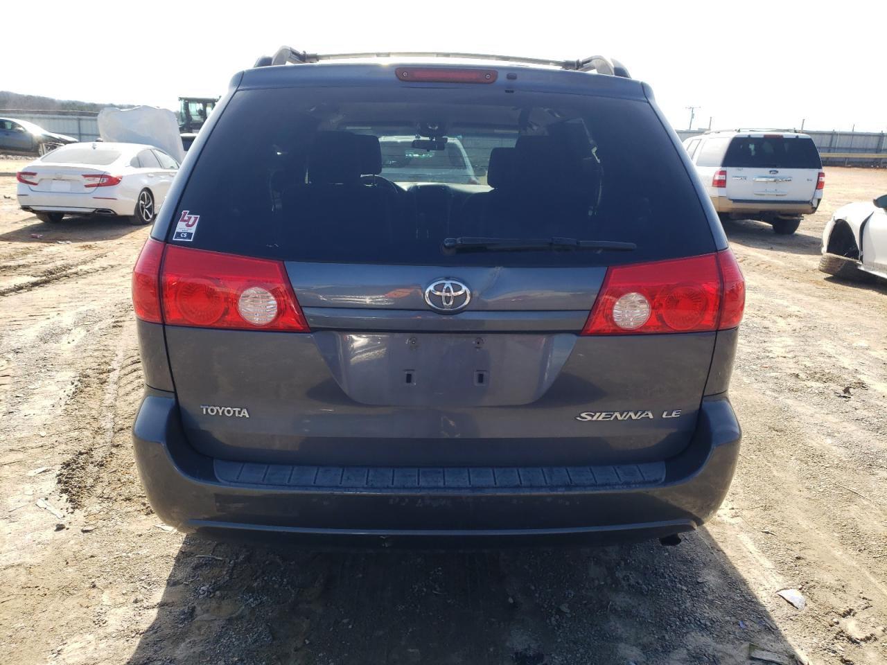 2009 Toyota Sienna - Image 6