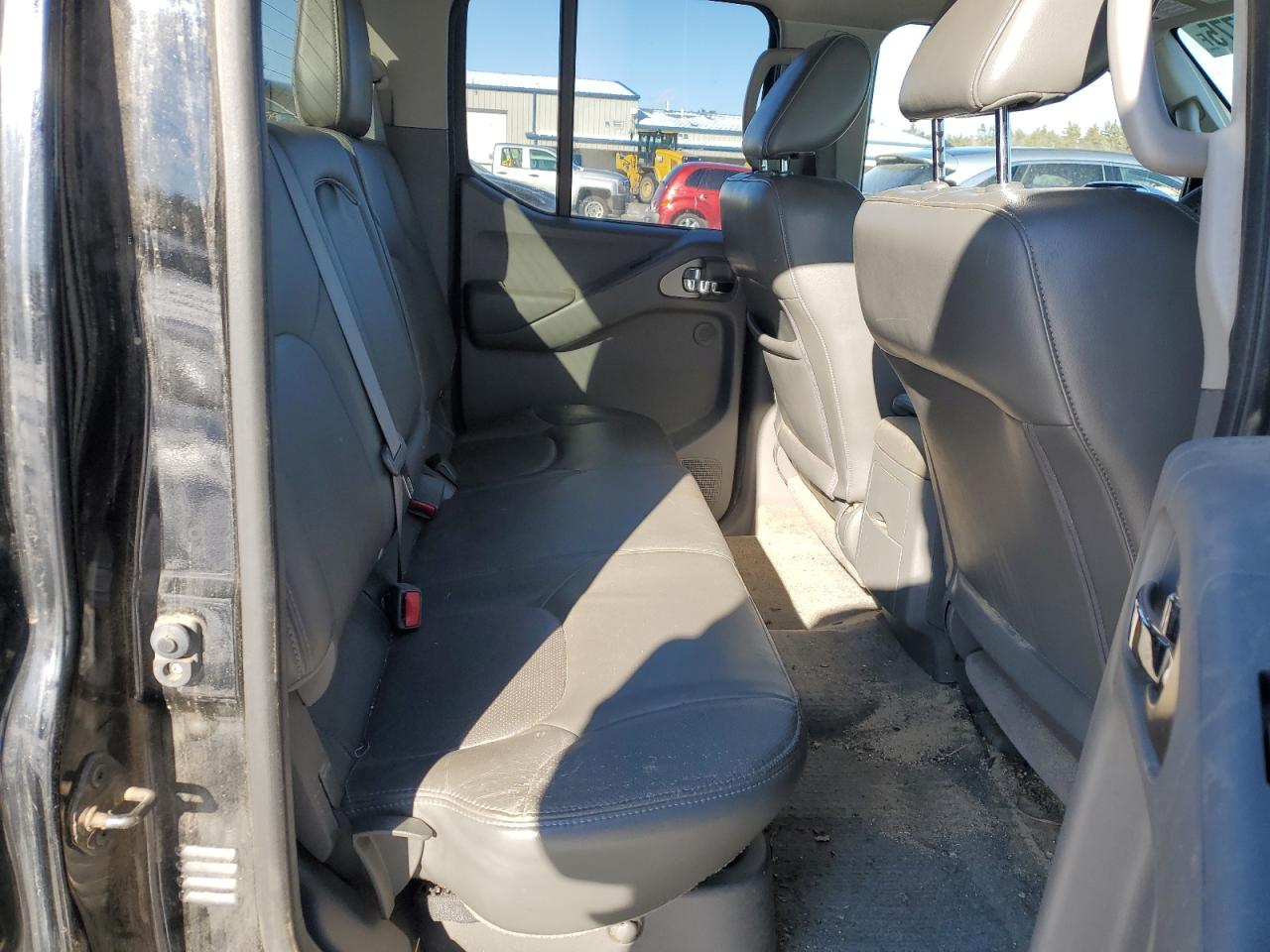 2012 Nissan Navara (Frontier) - Image 11