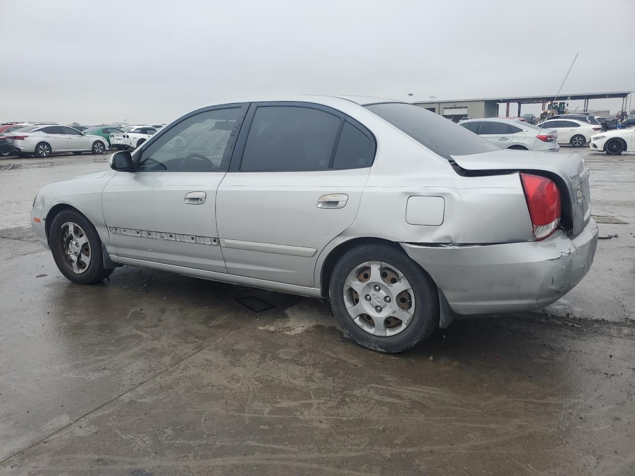 2003 Hyundai Elantra - Image 2