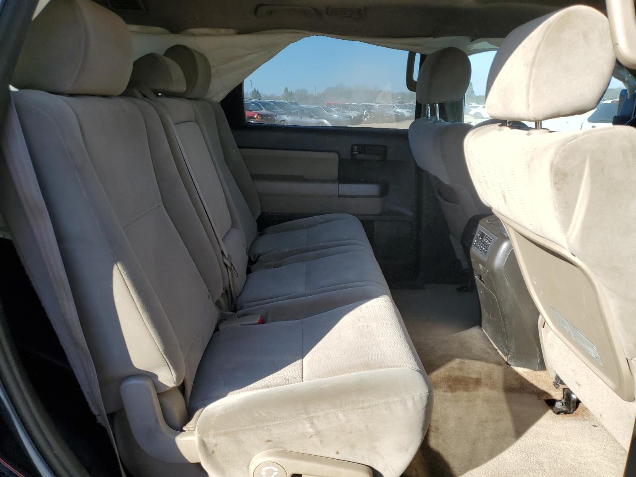 2011 Toyota Sequoia - Image 10