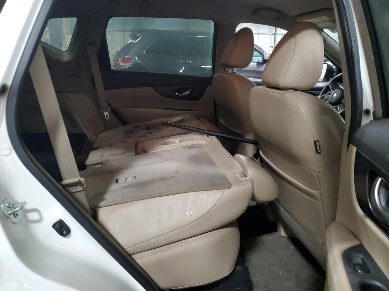 2017 Nissan Rogue - Image 10
