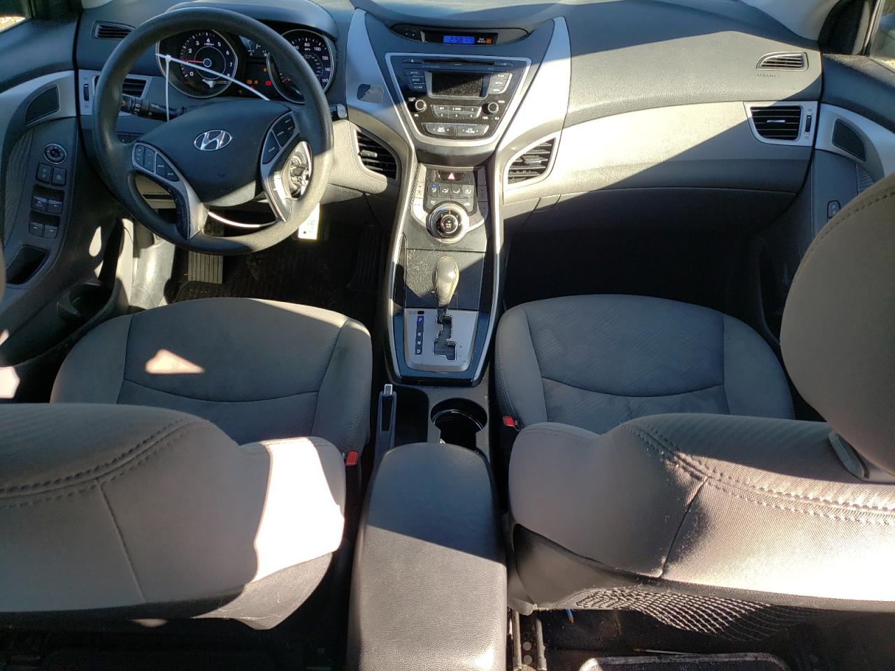 2013 Hyundai Elantra - Image 8