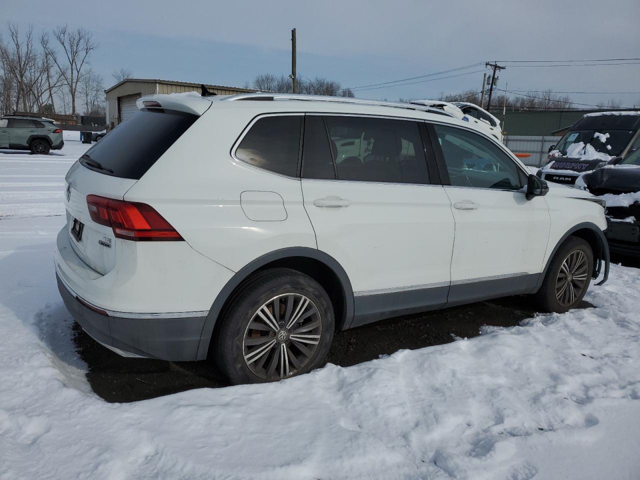 2018 Volkswagen Tiguan - Image 3