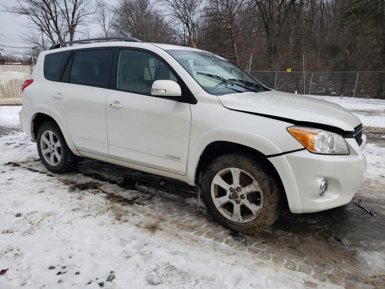 2012 Toyota RAV 4 - Image 4