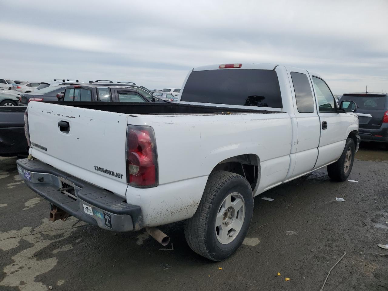 2005 Chevrolet Silverado - Image 3