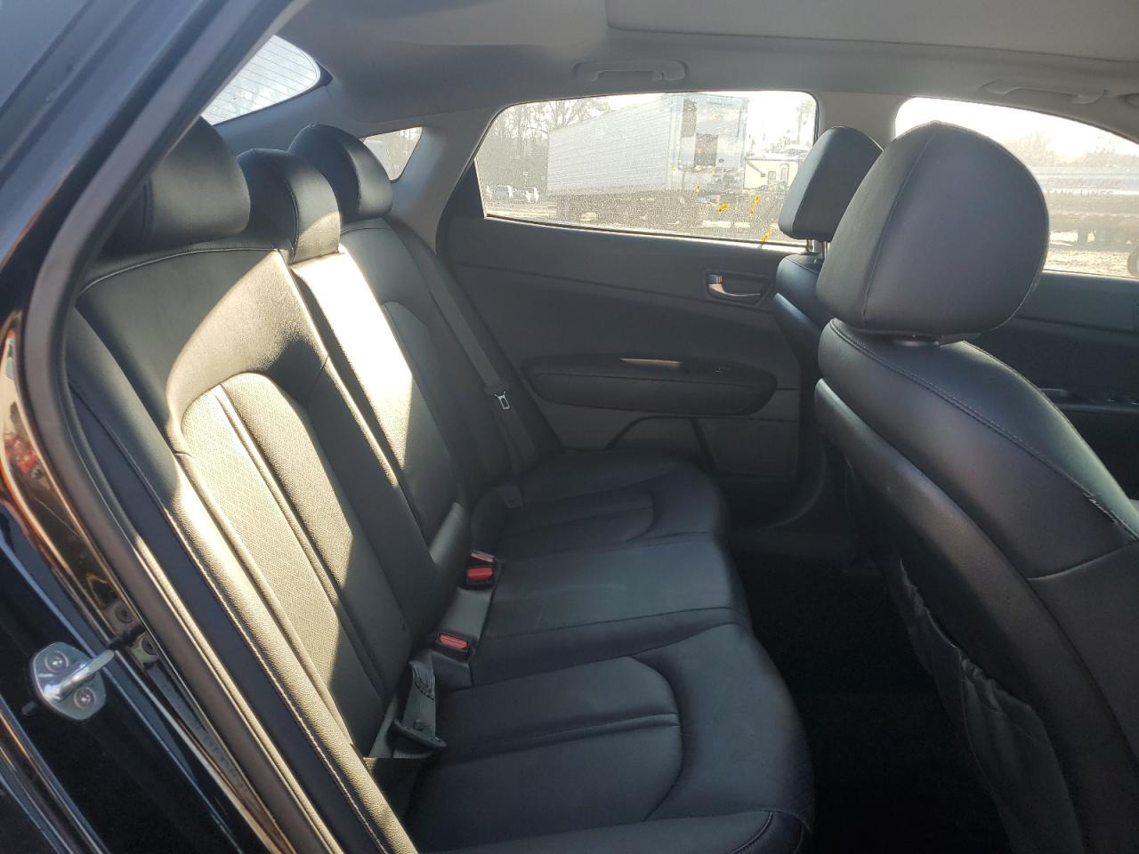 2020 Kia Optima - Image 10