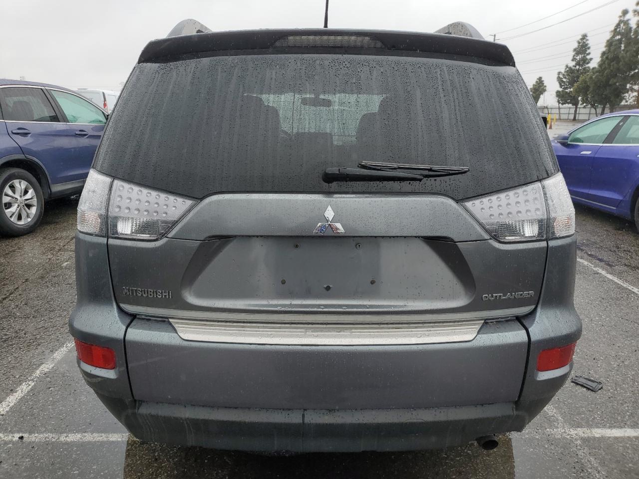 2011 Mitsubishi Outlander - Image 6