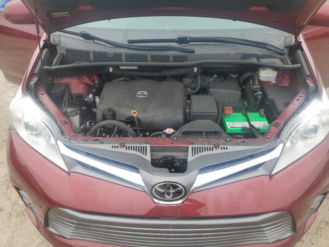 2019 Toyota Sienna - Image 12