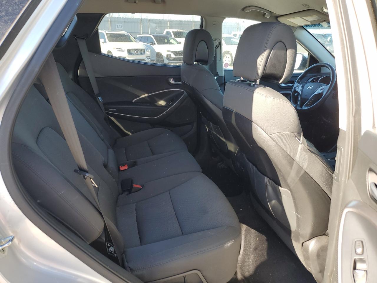 2015 Hyundai Santa Fe - Image 11