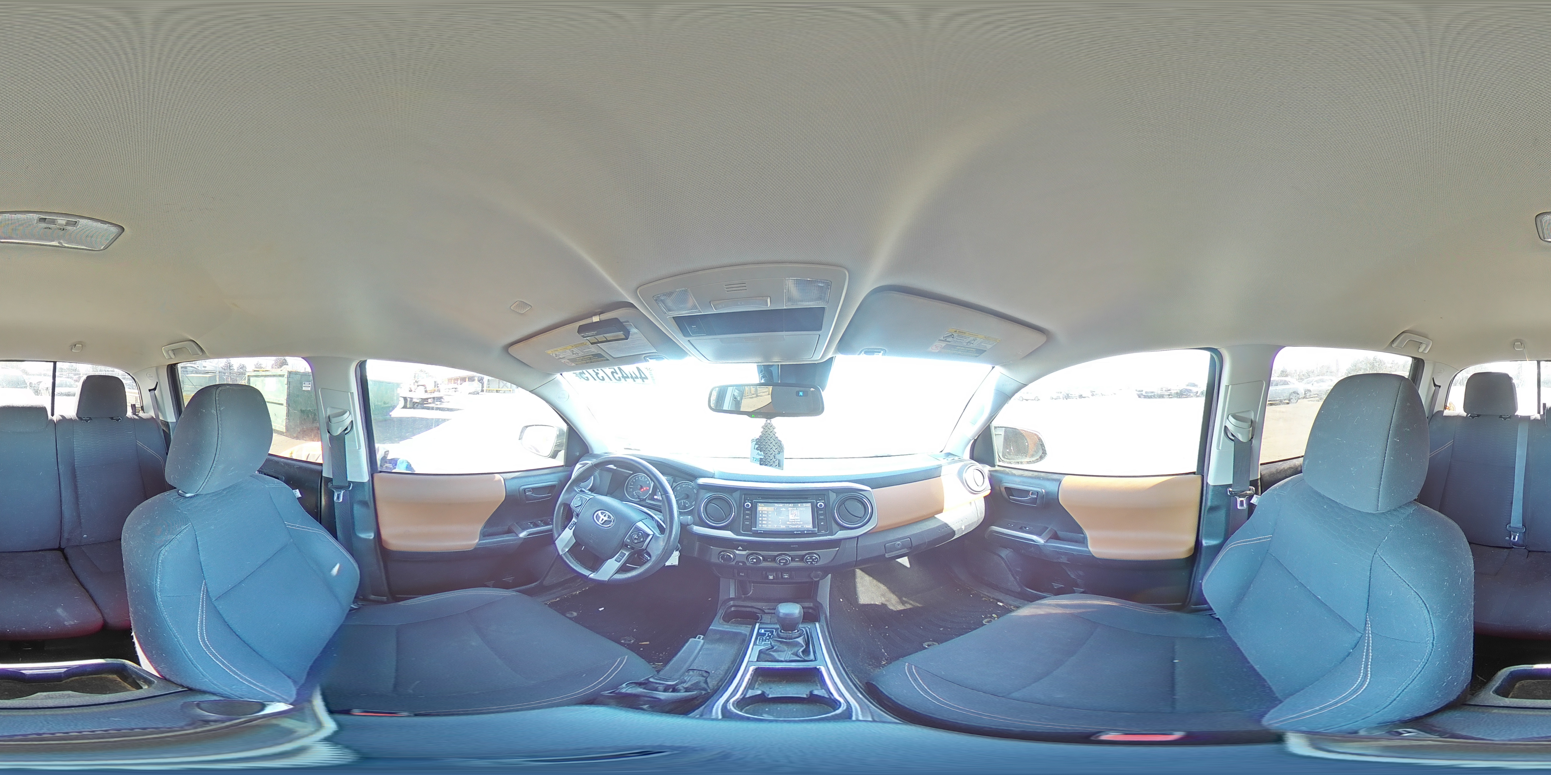 2019 Toyota Tacoma - Image 13