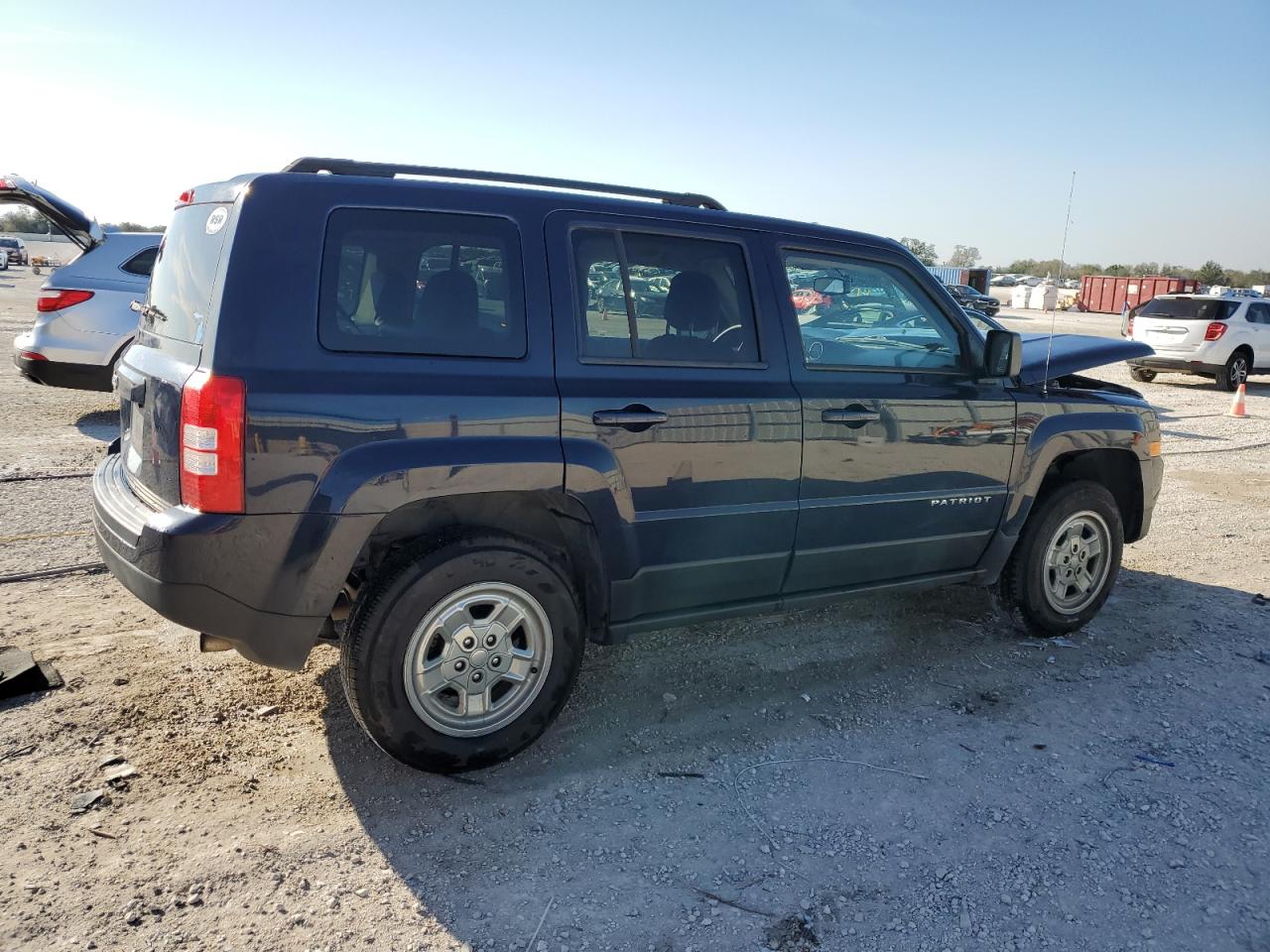 2017 Jeep Liberty (Patriot) - Image 3