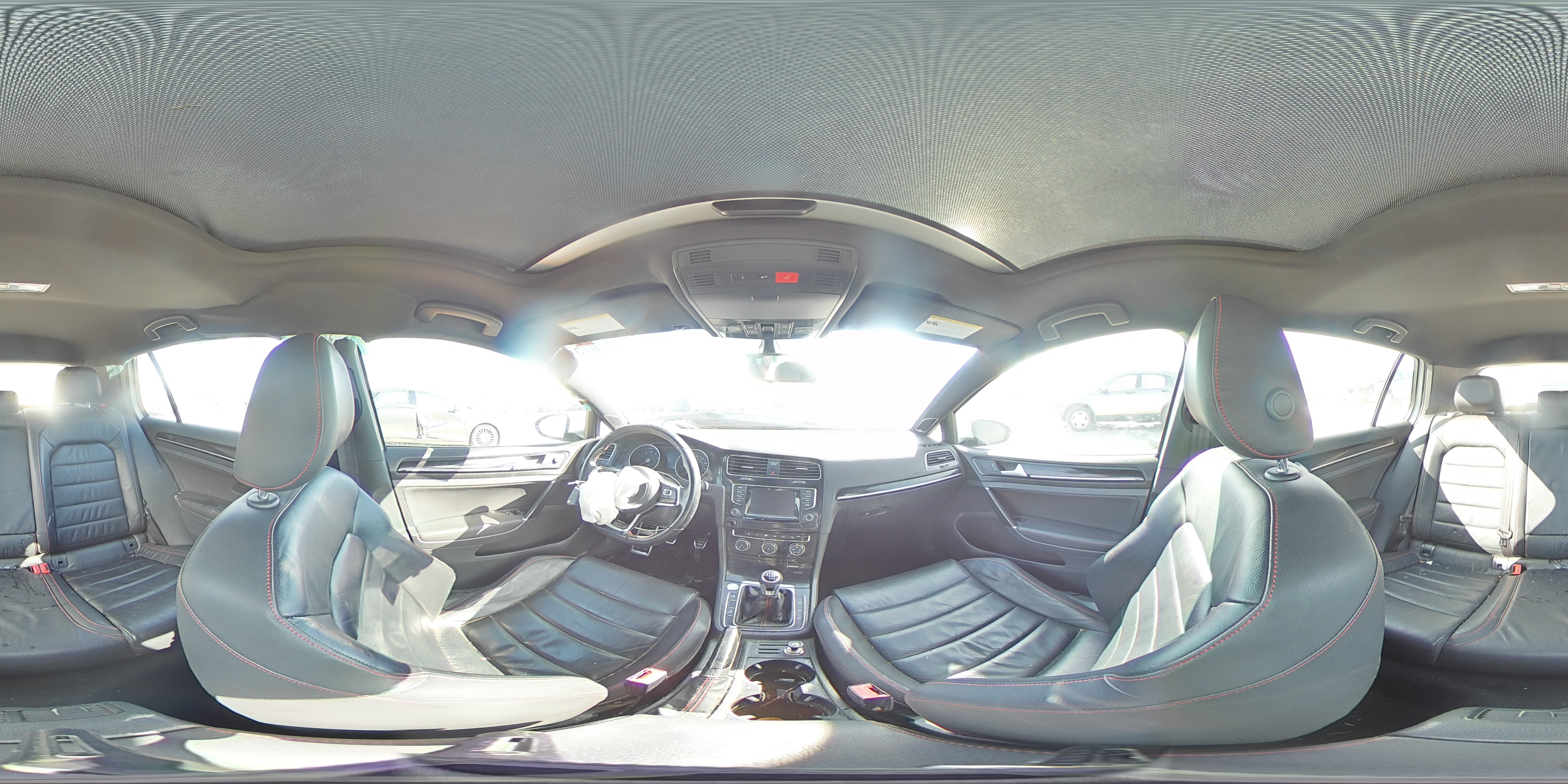 2015 Volkswagen GTI - Image 13