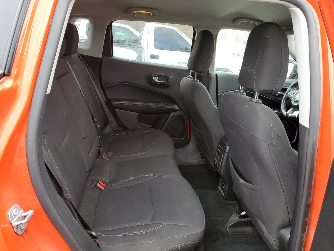 2018 Jeep Compass - Image 11