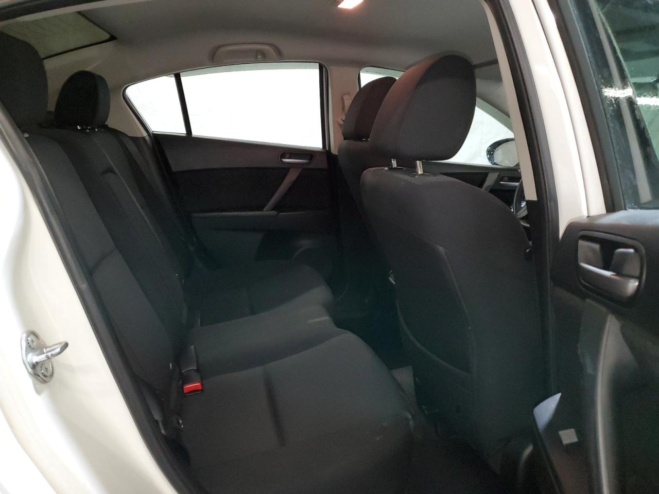 2011 Mazda 3 - Image 10