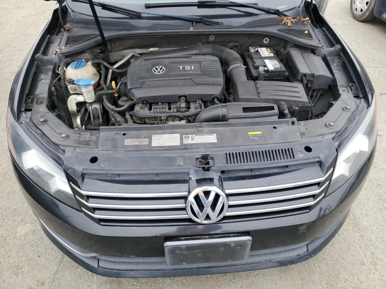 2015 Volkswagen Passat - Image 11