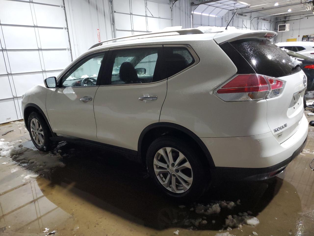 2015 Nissan Rogue - Image 2