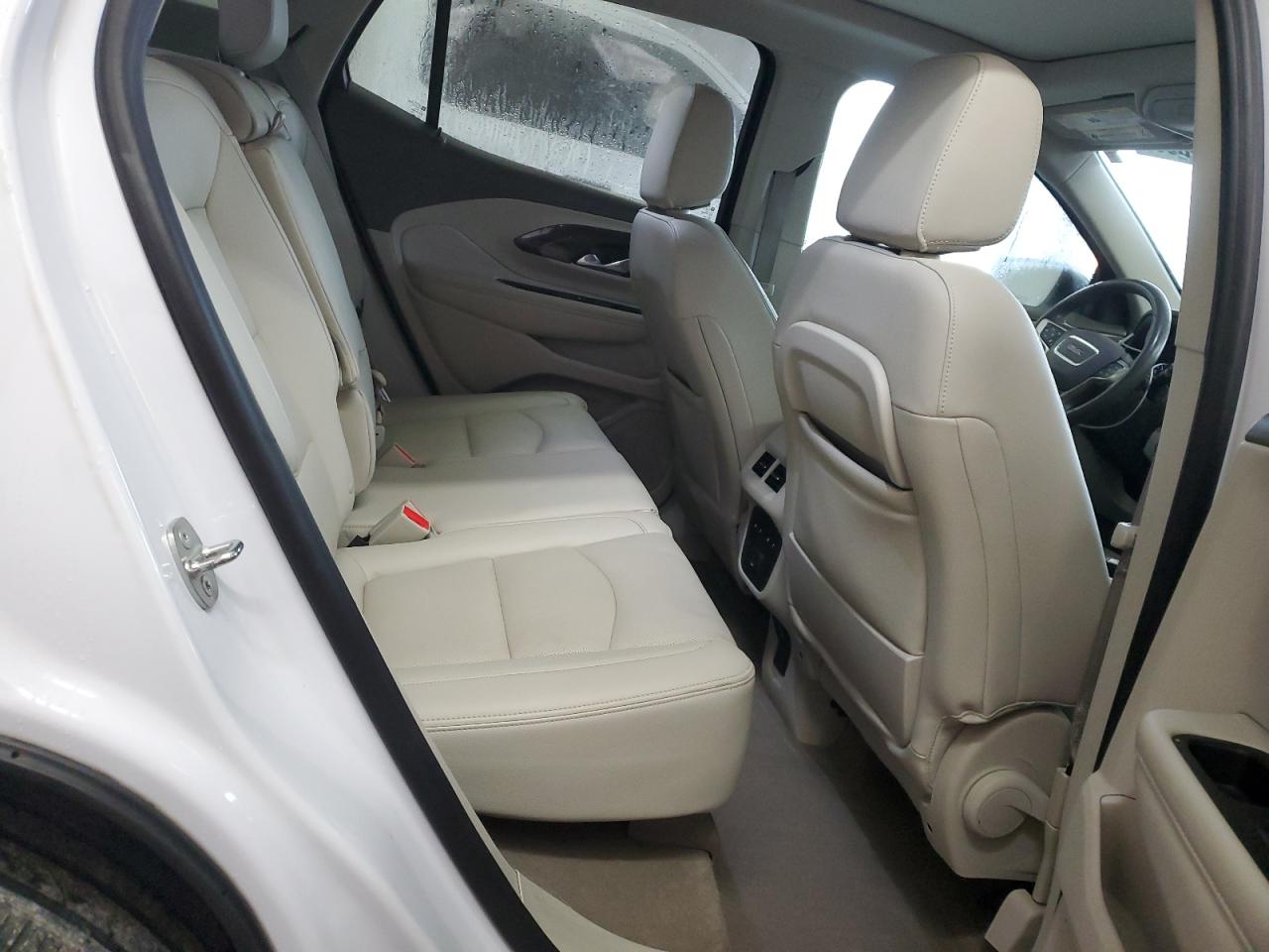 2020 GMC Terrain - Image 11