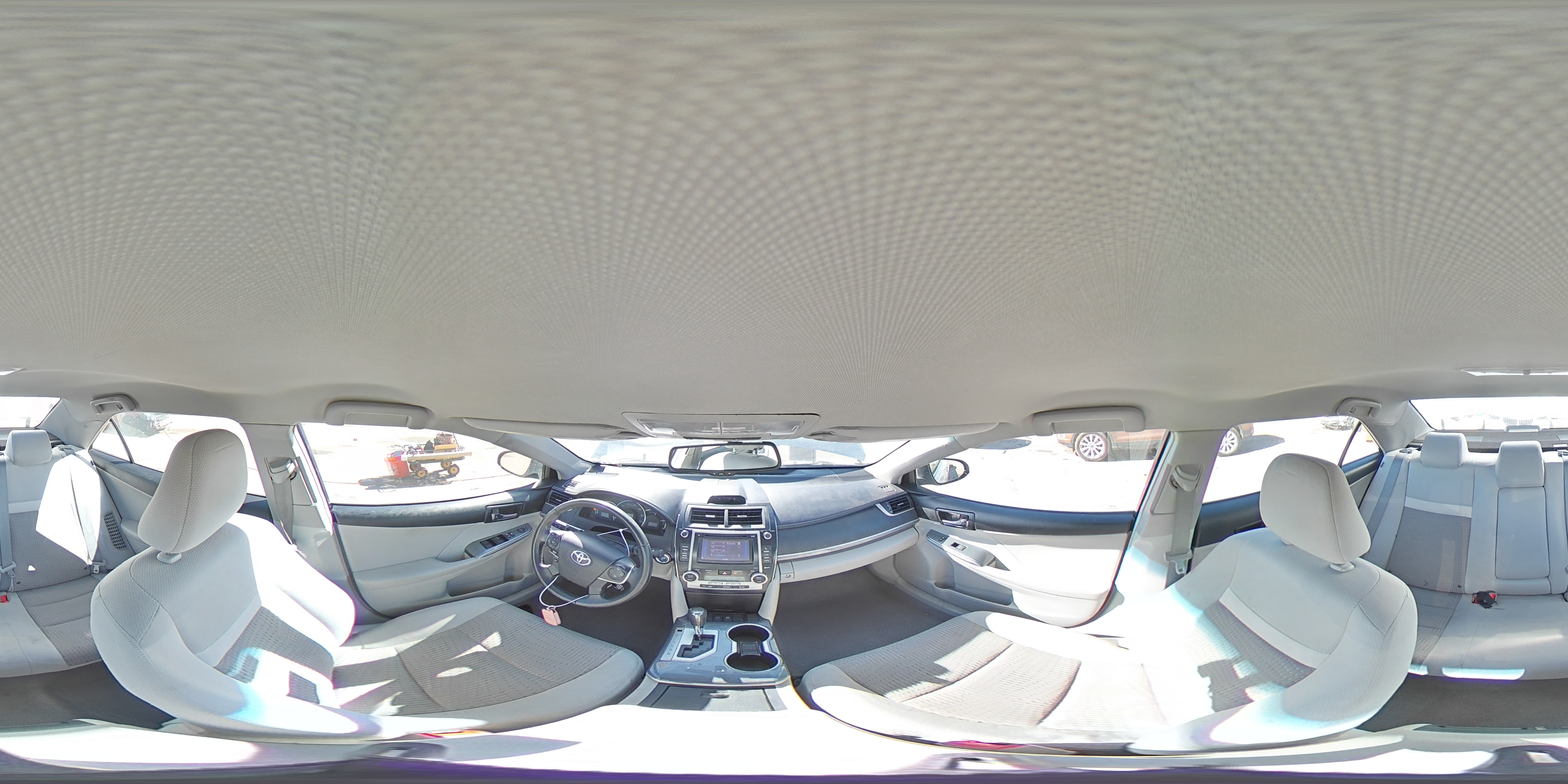2014 Toyota Camry - Image 13