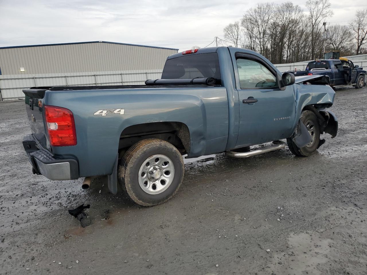 2011 Chevrolet Silverado - Image 3