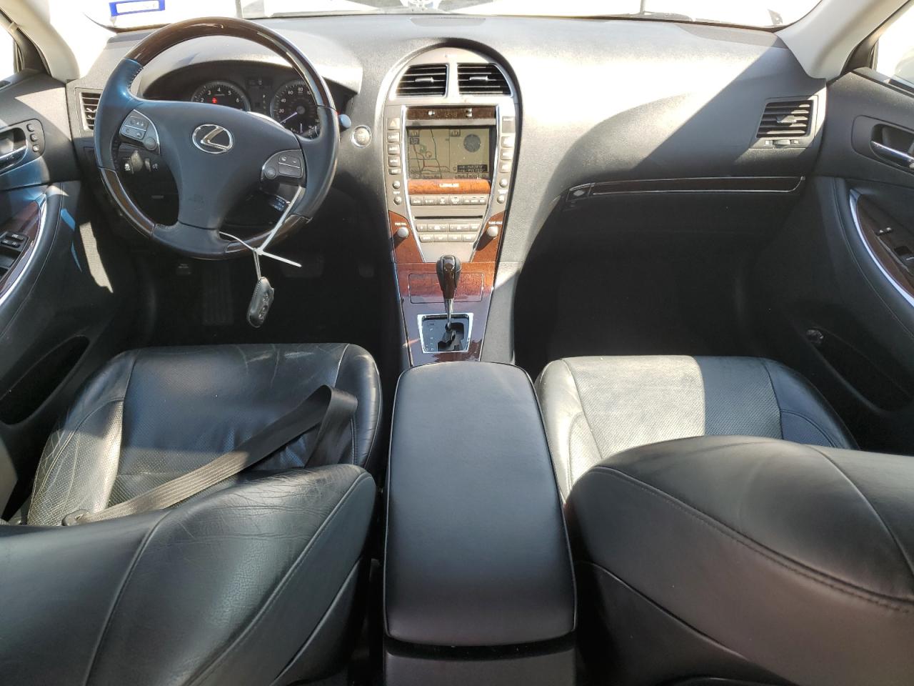 2011 Lexus ES - Image 8