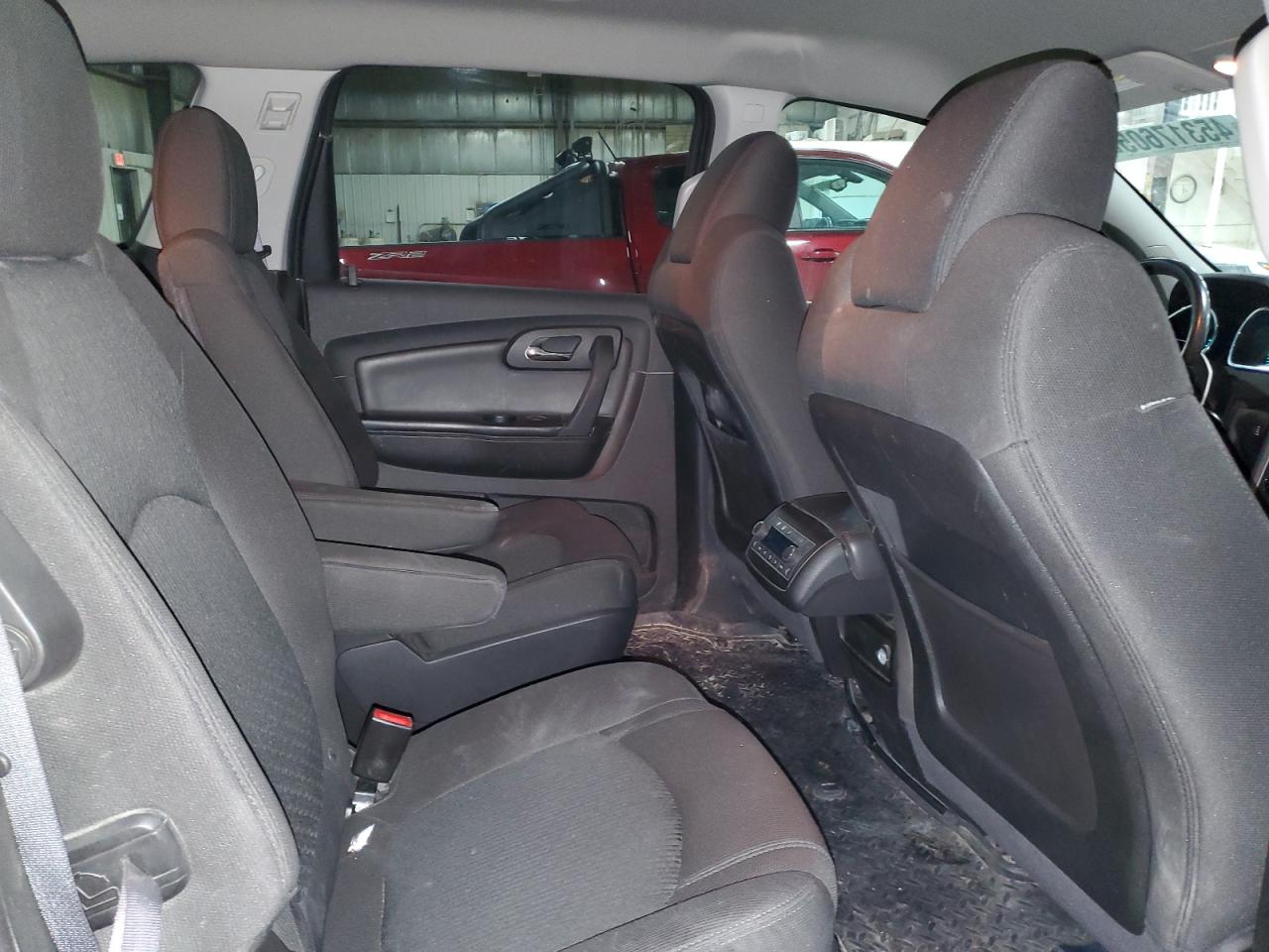 2011 Chevrolet Traverse - Image 11