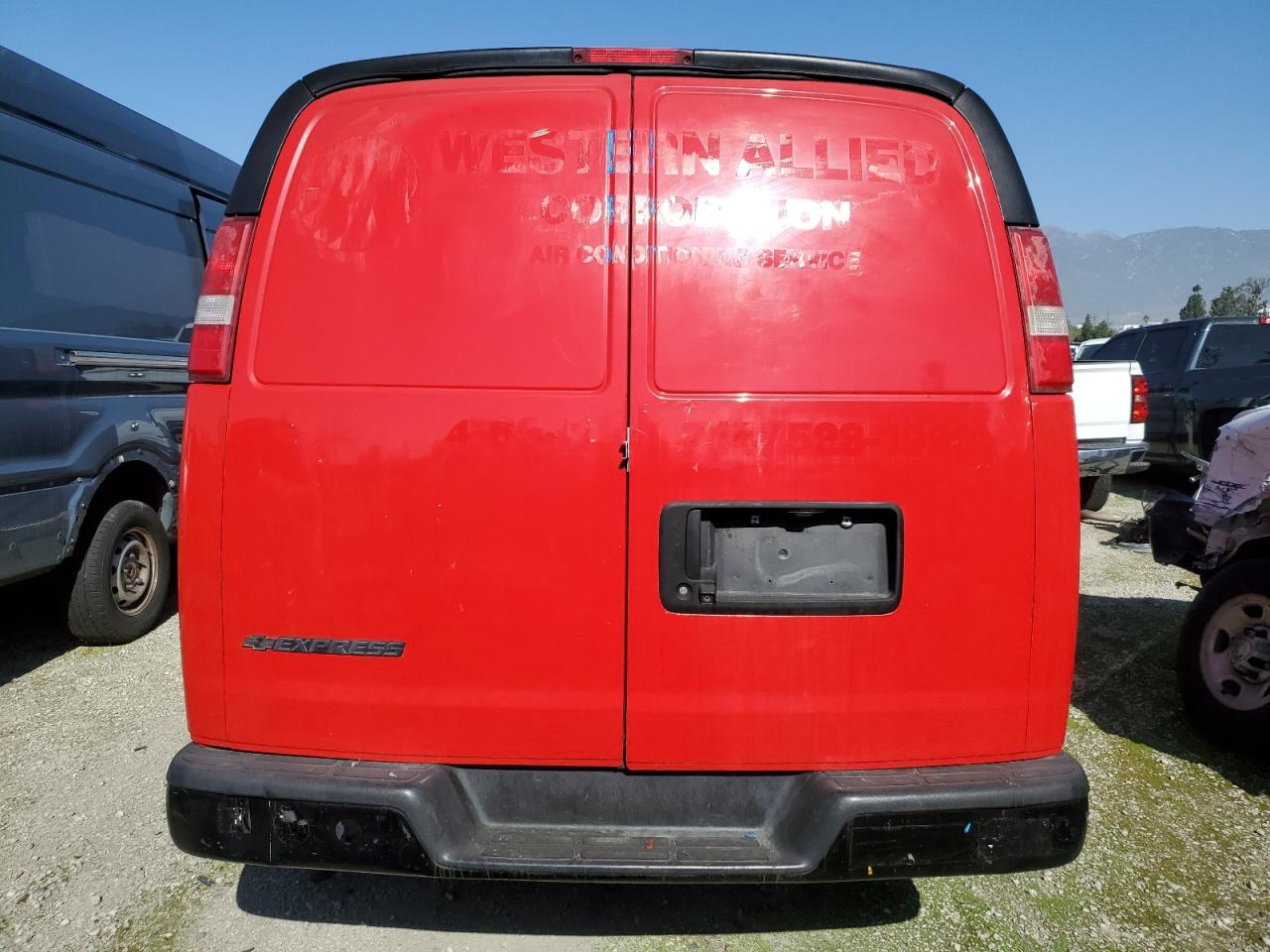 2017 Chevrolet Express - Image 6