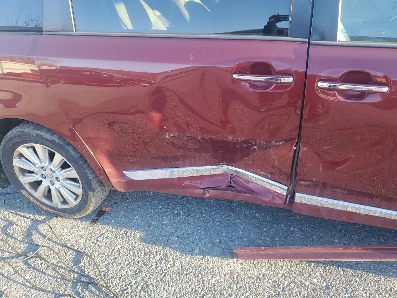 2014 Toyota Sienna - Image 11