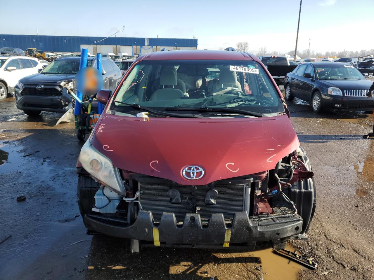 2015 Toyota Sienna - Image 5