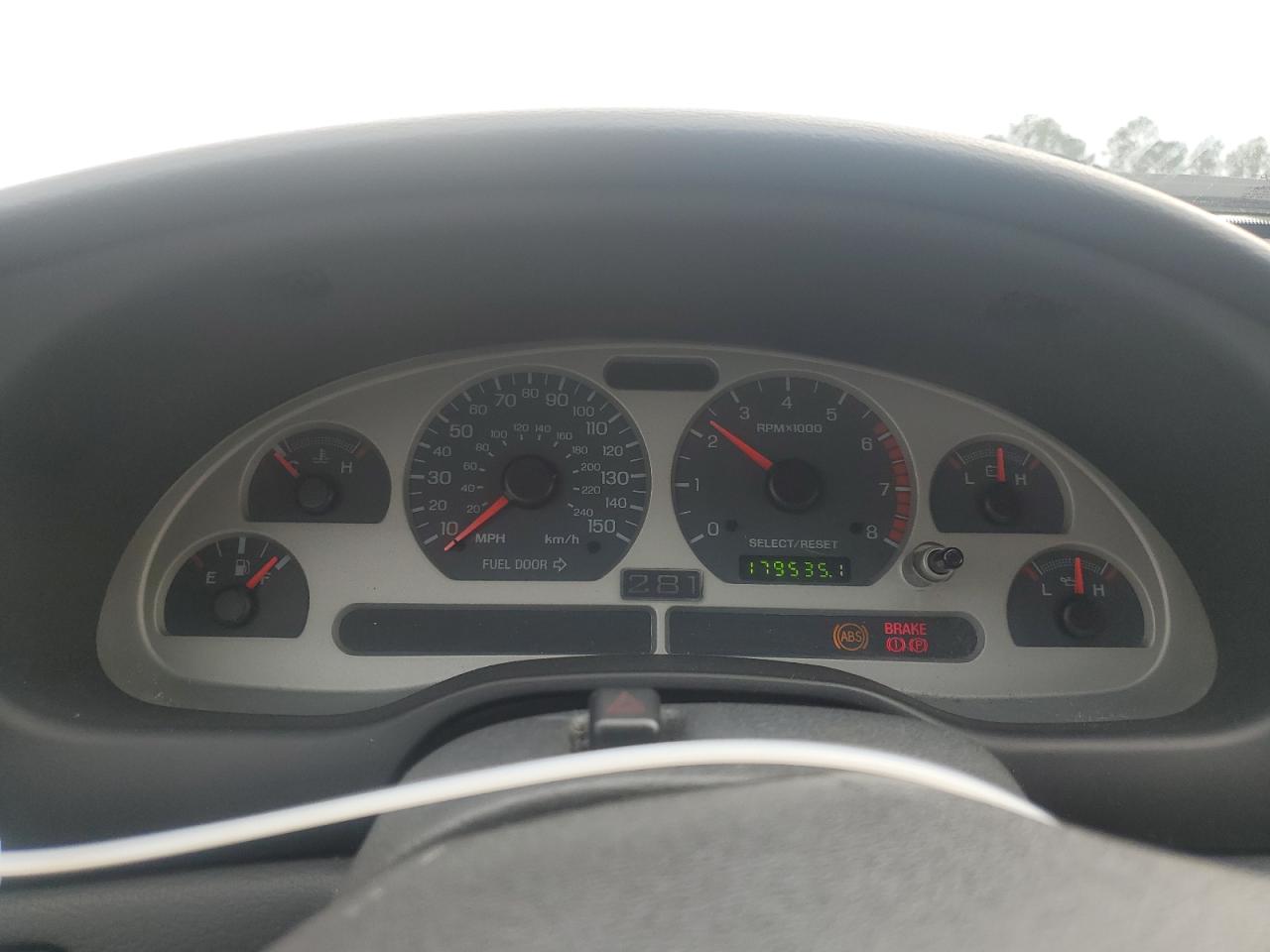 2004 Ford Mustang - Image 9