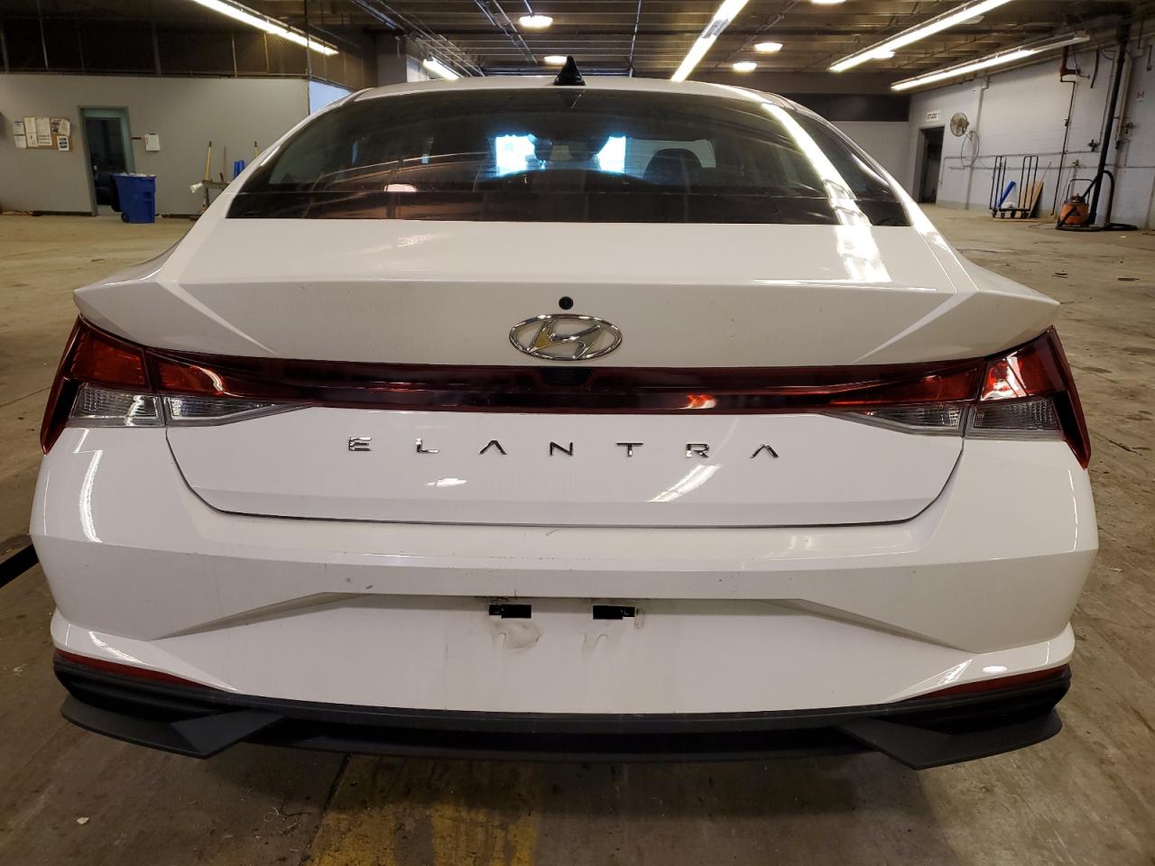 2023 Hyundai Elantra - Image 6