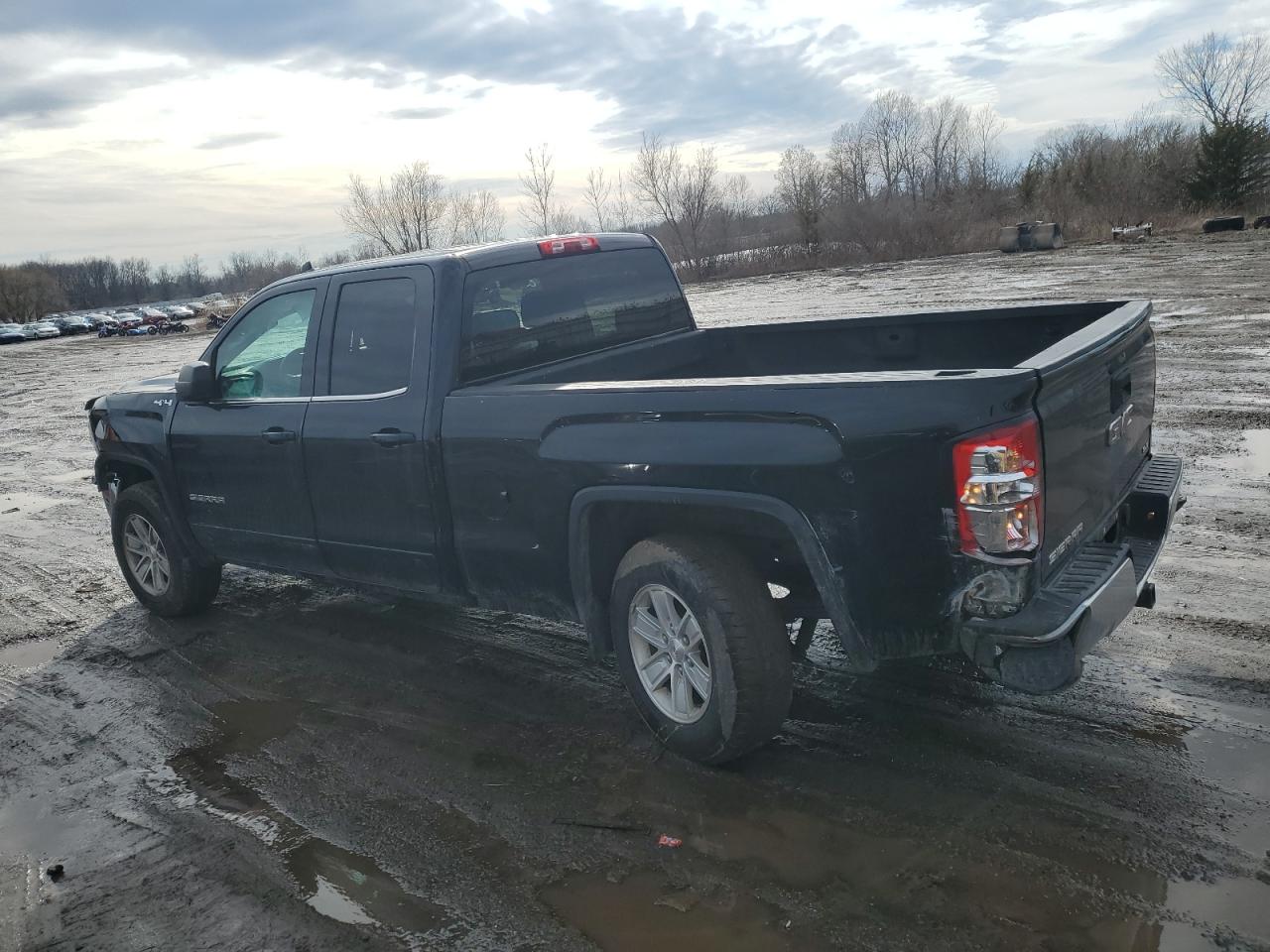 2016 GMC Sierra - Image 2