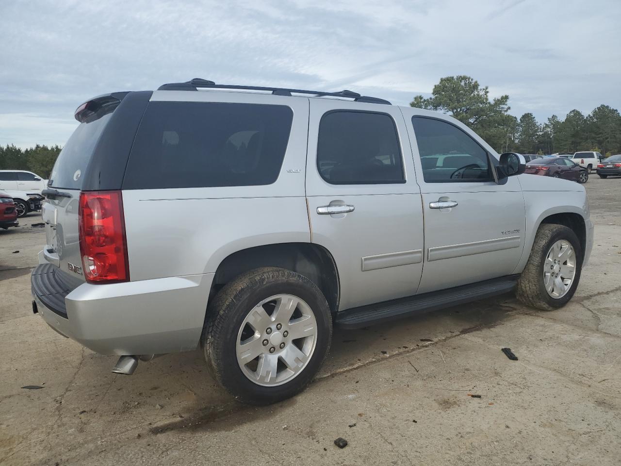 2012 GMC Yukon - Image 3