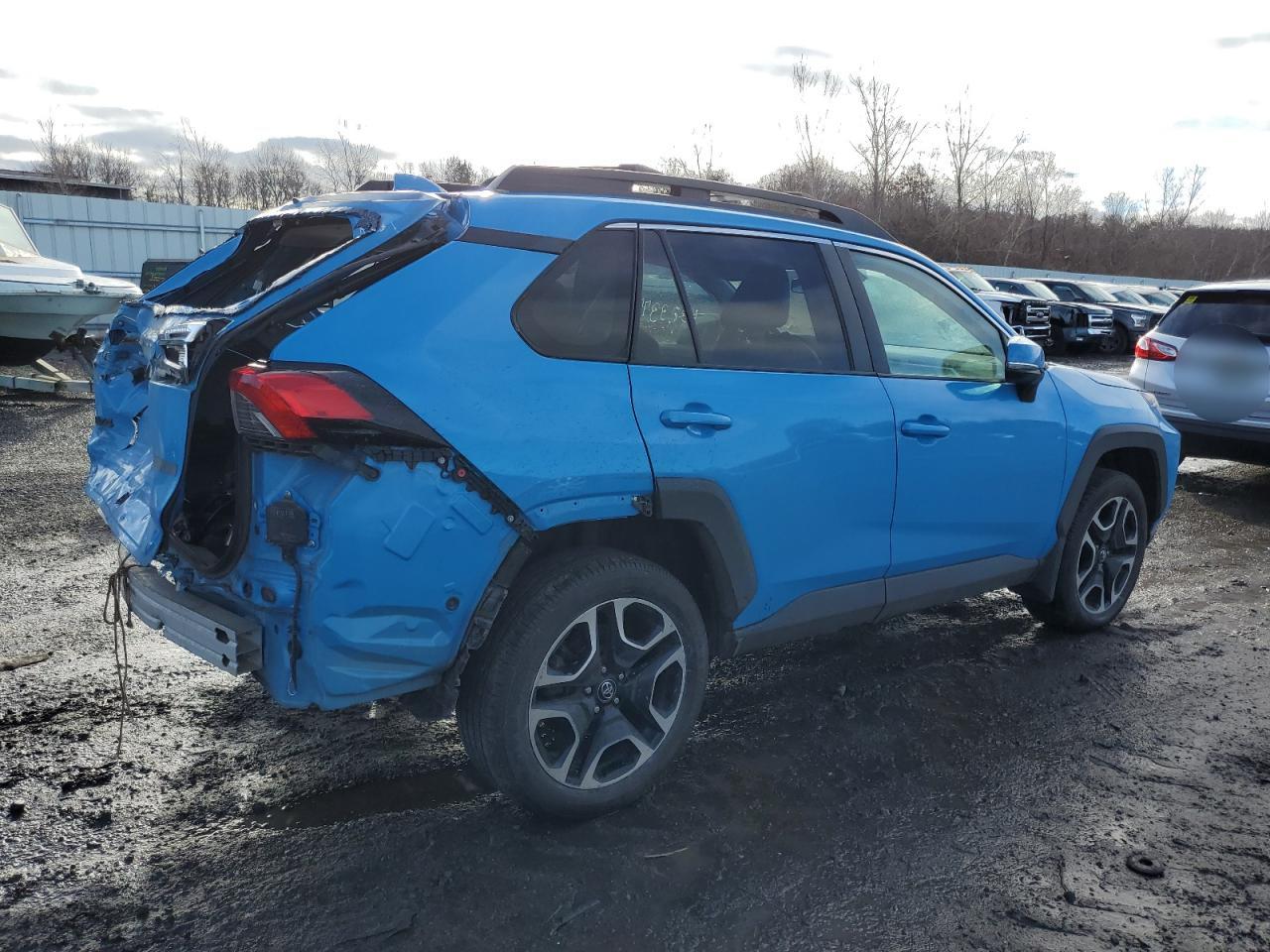 2019 Toyota RAV 4 - Image 3