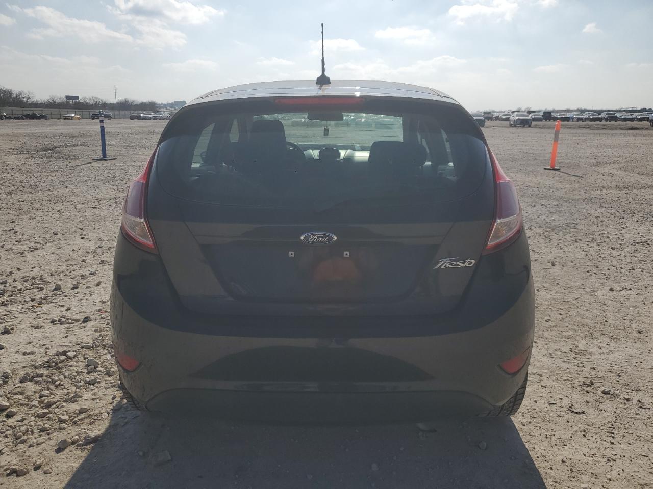 2015 Ford Fiesta - Image 6