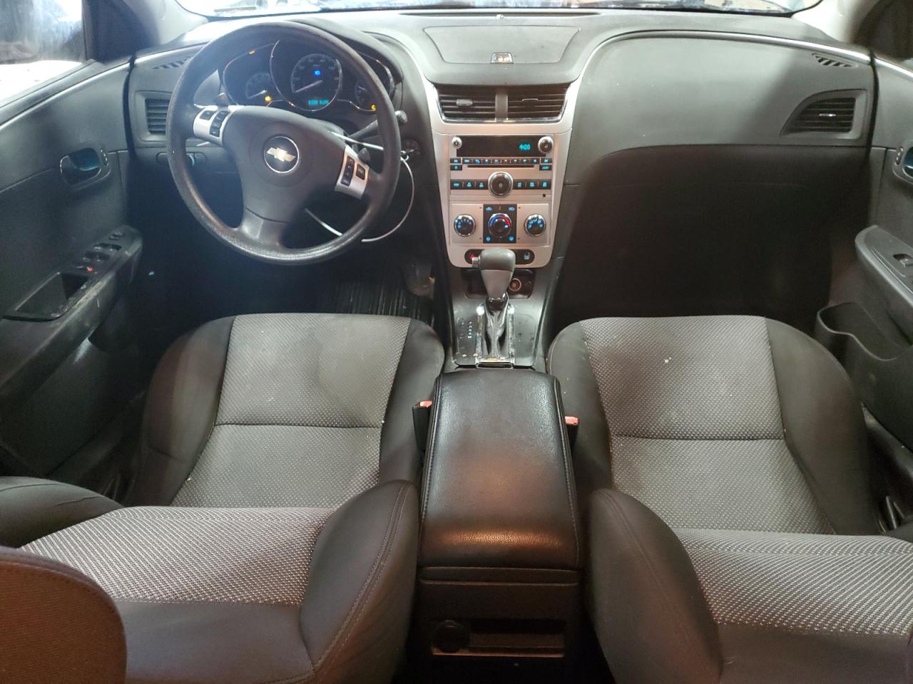2010 Chevrolet Malibu - Image 8