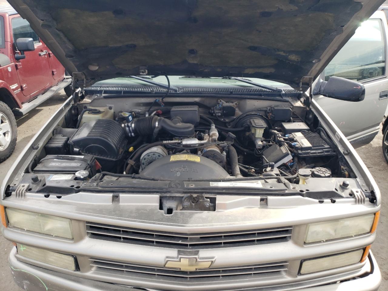 2000 Chevrolet Tahoe - Image 12